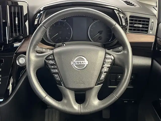 日産 エルグランド 250ハイウェイスターS 新潟県 2021(令3)年 3万km 黒 純正メーカーオプション10インチナビ/両側パワースライドドア/LEDヘッドライト/アラウンドビューモニター/クロストラフィック/コーナーセンサー/純正18インチアルミ/プッシュスタート/レーダークルーズコントロール/エマージェンシーブレーキ/ETC