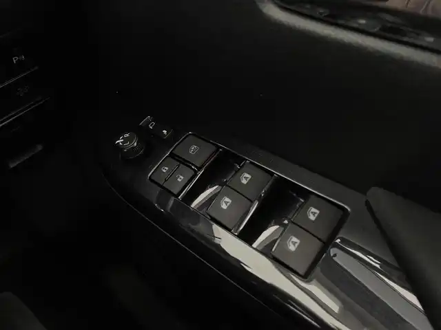 トヨタ ハイラックス Z 福井県 2020(令2)年 5万km スーパーホワイトⅡ 純正ナビ/ＣＤ／ＤＶＤ／ＢＴ／フルセグ/アイドリングストップ/コーナーセンサー/ダウンヒルアシスト/リアヒーター/ＥＣＯモード/ＰＷＲモード/レーダークルーズコントロール/ステアリングスイッチ/デフロック/MT付きAT/ETC/純正フロアマット/横滑り防止/車線逸脱