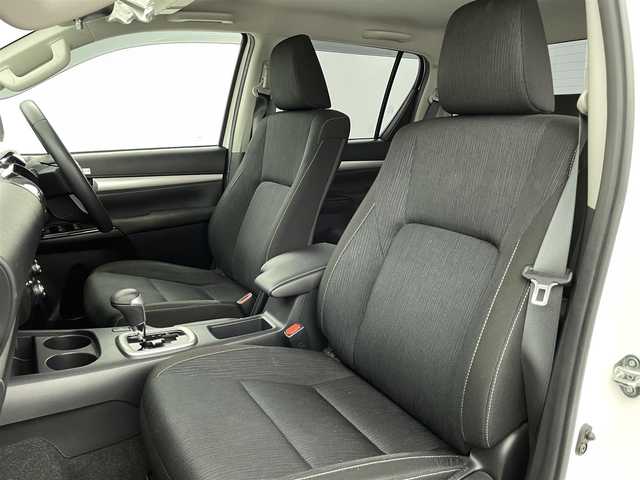 トヨタ ハイラックス Z 長野県 2020(令2)年 5万km スーパーホワイトⅡ 禁煙車/純正ナビ/【NSZT-W66T】/(CD/DVD/フルセグTV/Bluetooth)/セーフティセンス/・レーンディパーチャーアラート/・ロードサインアシスト/・レーダークルーズコントロール/・先行車発進告知/・クリアランスソナー/バックカメラ/ETC/革巻きステアリング/ステアリングスイッチ/アイドリングストップ/LEDヘッドライト/フォグランプ/オートライト/スマートキー/Pスタート/電動格納ミラー/XTREME-J　17インチAW/純正フロアマット/純正AWスタッドレス積み込み