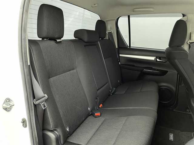 トヨタ ハイラックス Z 長野県 2020(令2)年 5万km スーパーホワイトⅡ 禁煙車/純正ナビ/【NSZT-W66T】/(CD/DVD/フルセグTV/Bluetooth)/セーフティセンス/・レーンディパーチャーアラート/・ロードサインアシスト/・レーダークルーズコントロール/・先行車発進告知/・クリアランスソナー/バックカメラ/ETC/革巻きステアリング/ステアリングスイッチ/アイドリングストップ/LEDヘッドライト/フォグランプ/オートライト/スマートキー/Pスタート/電動格納ミラー/XTREME-J　17インチAW/純正フロアマット/純正AWスタッドレス積み込み