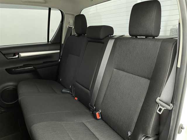 トヨタ ハイラックス Z 長野県 2020(令2)年 5万km スーパーホワイトⅡ 禁煙車/純正ナビ/【NSZT-W66T】/(CD/DVD/フルセグTV/Bluetooth)/セーフティセンス/・レーンディパーチャーアラート/・ロードサインアシスト/・レーダークルーズコントロール/・先行車発進告知/・クリアランスソナー/バックカメラ/ETC/革巻きステアリング/ステアリングスイッチ/アイドリングストップ/LEDヘッドライト/フォグランプ/オートライト/スマートキー/Pスタート/電動格納ミラー/XTREME-J　17インチAW/純正フロアマット/純正AWスタッドレス積み込み