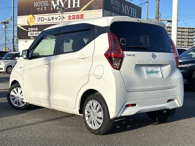 日産 デイズ B 徳島県 2020(令2)年 3万km ホワイト 純正7型ナビ　MJ118D-W/（DISC/SD/フルセグ/BT/ラジオ）/アイドリングストップ/スペアキー/前後コーナーセンサー/オートライト/電動格納付ドアミラー/エマージェンシーブレーキ/タイヤアングルガイド/車線逸脱警報/社外フロアマット/衝突被害軽減システム