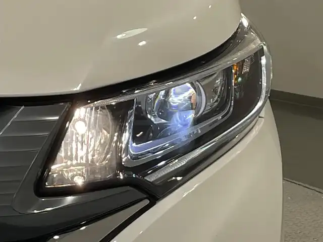 ホンダ フリード ハイブリット G ホンダセンシング 愛知県 2017(平29)年 7.2万km ホワイトオーキッドパール 純正7インチナビ/(FM/AM/CD/DVD/SD/USB/Bluetooth）/両側電動スライドドア/ホンダセンシング/衝突軽減装置/車線逸脱警報/禁煙車/バックカメラ/LEDヘッドライト/レーダークルーズコントロール/キーレス・スマートキー/ドライブレコーダー/純正15インチアルミホイール/電動格納ミラー/ビルトインETC/プッシュスタート