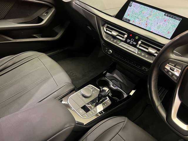 ＢＭＷ ＢＭＷ １１８ｄ プレイ エディションジョイ+ 千葉県 2020(令2)年 3.7万km アルピンホワイトⅢ コンフォートＰＫＧ　/ＡＣＣ　/ナビ　/Ｂカメラ　/Ｂｌｕｅｔｏｏｔｈ接続　/電動シート　/電動リアゲート　/ＬＥＤヘッドライト　/パーキングアシスト　/ＰＤＣ　/衝突軽減Ｂ　/ＬＫＡ　/ＢＳＭ　/前後ドラレコ　/禁煙車