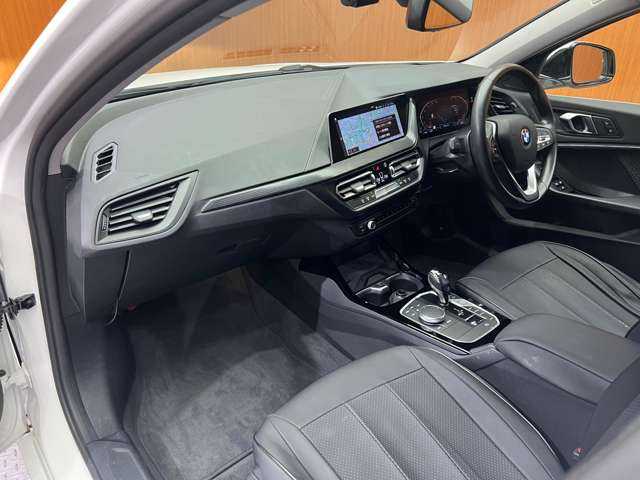 ＢＭＷ ＢＭＷ １１８ｄ プレイ エディションジョイ+ 千葉県 2020(令2)年 3.7万km アルピンホワイトⅢ コンフォートＰＫＧ　/ＡＣＣ　/ナビ　/Ｂカメラ　/Ｂｌｕｅｔｏｏｔｈ接続　/電動シート　/電動リアゲート　/ＬＥＤヘッドライト　/パーキングアシスト　/ＰＤＣ　/衝突軽減Ｂ　/ＬＫＡ　/ＢＳＭ　/前後ドラレコ　/禁煙車