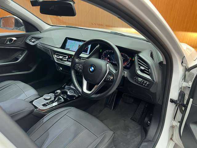 ＢＭＷ ＢＭＷ １１８ｄ プレイ エディションジョイ+ 千葉県 2020(令2)年 3.7万km アルピンホワイトⅢ コンフォートＰＫＧ　/ＡＣＣ　/ナビ　/Ｂカメラ　/Ｂｌｕｅｔｏｏｔｈ接続　/電動シート　/電動リアゲート　/ＬＥＤヘッドライト　/パーキングアシスト　/ＰＤＣ　/衝突軽減Ｂ　/ＬＫＡ　/ＢＳＭ　/前後ドラレコ　/禁煙車