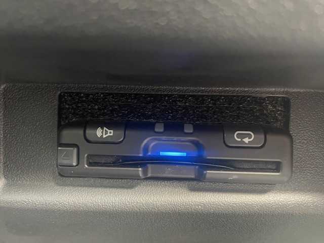 スズキ ジムニー シエラ JC 東京都 2024(令6)年 1.2万km ジャングルグリーン 純正ディスプレイオーディオ/バックカメラ/セーフティサポート/・デュアルセンサーブレーキサポート/・誤発進抑制機能/・車線逸脱警報機能/・ふらつき警報機能/・先行車発進お知らせ機能/・標識認識機能/・ハイビームアシスト/クルーズコントロール/デジタルインナーミラー/シートヒーター/LEDヘッドライト/アイドリングストップ/ステアリングスイッチ/プッシュスタート/フロアマット/ETC/スペアキー有