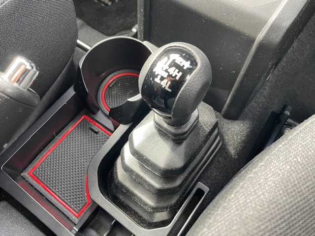 スズキ ジムニー シエラ JC 東京都 2024(令6)年 1.2万km ジャングルグリーン 純正ディスプレイオーディオ/バックカメラ/セーフティサポート/・デュアルセンサーブレーキサポート/・誤発進抑制機能/・車線逸脱警報機能/・ふらつき警報機能/・先行車発進お知らせ機能/・標識認識機能/・ハイビームアシスト/クルーズコントロール/デジタルインナーミラー/シートヒーター/LEDヘッドライト/アイドリングストップ/ステアリングスイッチ/プッシュスタート/フロアマット/ETC/スペアキー有