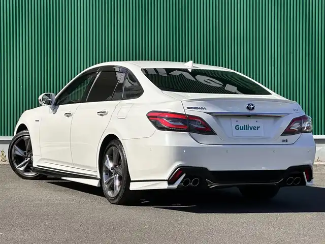 トヨタ クラウン ハイブリッド RS アドバンス 宮城県 2019(平31)年 2.5万km ホワイトパールクリスタルシャイン セーフティパッケージプラス/・パーキングサポートブレーキ/リアカメラディテクション/・パノラミックビューモニター/・インテリジェントパーキングアシスト2/レザーシートパッケージ/・ブラック革シート/・シートベンチレーション/・専用合皮巻きダッシュボードアッパー加飾/＝＝＝/セーフティセンス/・プリクラッシュセーフティ/・レーントレーシングアシスト/・レーダークルーズコントロール/・アダプティブハイビーム/・ロードサインアシスト/・先行車発進告知機能/ブラインドスポットモニター/リアクロストラフィックオートブレーキ/リアクロストラフィックアラート/ヘッドアップディスプレイ/純正ナビ/・CD/DVD/・Bluetooth/・フルセグTV/ビルトインETC2.0/ドライブレコーダー/AC100V/100Wコンセント/パワーシート（運転席メモリー機能付）/シートヒーター/ステアリングヒーター/革巻きステアリング/電動パーキングブレーキ/ブレーキホールド/3眼LEDヘッドランプ/シーケンシャルターンランプ/純正18インチAW