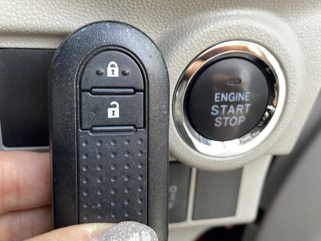 ダイハツ キャスト スタイル G SAⅡ 兵庫県 2016(平28)年 6.4万km ファイアークォーツレッドM 社外SDナビ/フルセグテレビ/バックカメラ/アイドリングストップ/ドアバイザー/プッシュスタート/ETC/LEDヘッドライト/コーナーセンサー/純正フロアマット/ドアバイザー