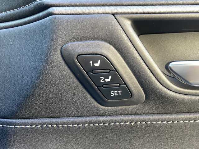 トヨタ ハリアー Z レザーパッケージ 福岡県 2020(令2)年 5.3万km プレシャスブラックパール 純正メーカーナビ/（Bカメラ/Bluetooth/AM/FM/TV）/全方位カメラ/パノラマルーフ/モデリスタフルエアロ/JBLサウンド/純正デジタルインナーミラー/HUD/ステアリングヒーター/レーダークルーズコントロール/電動リアゲート/レザーシート/パワーシート/シートメモリ機能/シートヒーター/エアシート/ETC2.0/純正19インチアルミホイール/電動パーキングブレーキ/HOLDボタン/デュアルエアコン/BSM/RCTA/クリアランスソナー/横滑り防止装置/車線逸脱警報/プリクラッシュ/オートマチックハイビーム/LEDヘッドライト/ISOFIX/ドアバイザー