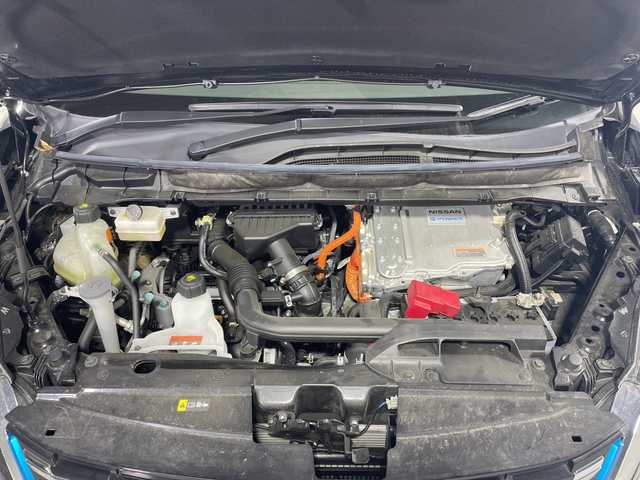 日産 セレナ e－パワー ハイウェイスター V 神奈川県 2022(令4)年 1.5万km ダイヤモンドブラック プロパイロット/ディーラーオプション純正10インチSDナビ/両側パワースライドドア/ハンズフリーオートスライド/アラウンドビューモニター/ブラインドスポットモニター/LEDヘッドライト/ETC/ドライブレコーダー/スマートキー/インテリジェントクルーズコントロール/純正15インチAW/衝突被害軽減システム/車線逸脱警報/横滑り防止装置/アイドリングストップ/フォグランプ/オートライト/ウィンカーミラー/電動格納ミラー/プッシュスタート/フロアマット/スペアキー