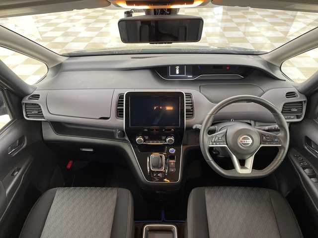 日産 セレナ e－パワー ハイウェイスター V 神奈川県 2022(令4)年 1.5万km ダイヤモンドブラック プロパイロット/ディーラーオプション純正10インチSDナビ/両側パワースライドドア/ハンズフリーオートスライド/アラウンドビューモニター/ブラインドスポットモニター/LEDヘッドライト/ETC/ドライブレコーダー/スマートキー/インテリジェントクルーズコントロール/純正15インチAW/衝突被害軽減システム/車線逸脱警報/横滑り防止装置/アイドリングストップ/フォグランプ/オートライト/ウィンカーミラー/電動格納ミラー/プッシュスタート/フロアマット/スペアキー