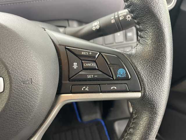 日産 セレナ e－パワー ハイウェイスター V 神奈川県 2022(令4)年 1.5万km ダイヤモンドブラック プロパイロット/ディーラーオプション純正10インチSDナビ/両側パワースライドドア/ハンズフリーオートスライド/アラウンドビューモニター/ブラインドスポットモニター/LEDヘッドライト/ETC/ドライブレコーダー/スマートキー/インテリジェントクルーズコントロール/純正15インチAW/衝突被害軽減システム/車線逸脱警報/横滑り防止装置/アイドリングストップ/フォグランプ/オートライト/ウィンカーミラー/電動格納ミラー/プッシュスタート/フロアマット/スペアキー