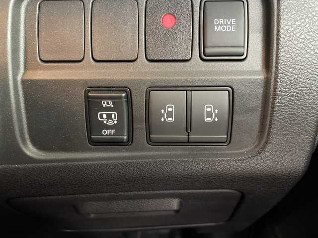 日産 セレナ e－パワー ハイウェイスター V 神奈川県 2022(令4)年 1.5万km ダイヤモンドブラック プロパイロット/ディーラーオプション純正10インチSDナビ/両側パワースライドドア/ハンズフリーオートスライド/アラウンドビューモニター/ブラインドスポットモニター/LEDヘッドライト/ETC/ドライブレコーダー/スマートキー/インテリジェントクルーズコントロール/純正15インチAW/衝突被害軽減システム/車線逸脱警報/横滑り防止装置/アイドリングストップ/フォグランプ/オートライト/ウィンカーミラー/電動格納ミラー/プッシュスタート/フロアマット/スペアキー