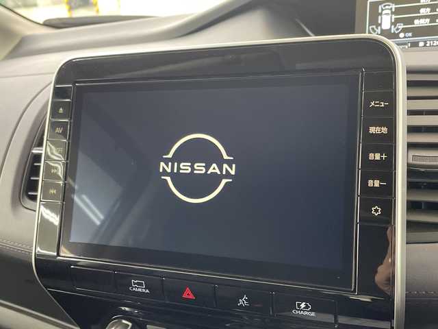 日産 セレナ e－パワー ハイウェイスター V 神奈川県 2022(令4)年 1.5万km ダイヤモンドブラック プロパイロット/ディーラーオプション純正10インチSDナビ/両側パワースライドドア/ハンズフリーオートスライド/アラウンドビューモニター/ブラインドスポットモニター/LEDヘッドライト/ETC/ドライブレコーダー/スマートキー/インテリジェントクルーズコントロール/純正15インチAW/衝突被害軽減システム/車線逸脱警報/横滑り防止装置/アイドリングストップ/フォグランプ/オートライト/ウィンカーミラー/電動格納ミラー/プッシュスタート/フロアマット/スペアキー