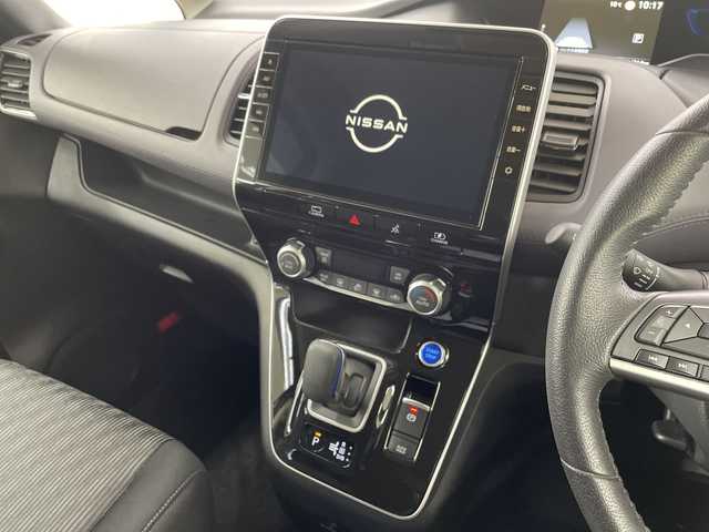 日産 セレナ e－パワー ハイウェイスター V 神奈川県 2022(令4)年 1.5万km ダイヤモンドブラック プロパイロット/ディーラーオプション純正10インチSDナビ/両側パワースライドドア/ハンズフリーオートスライド/アラウンドビューモニター/ブラインドスポットモニター/LEDヘッドライト/ETC/ドライブレコーダー/スマートキー/インテリジェントクルーズコントロール/純正15インチAW/衝突被害軽減システム/車線逸脱警報/横滑り防止装置/アイドリングストップ/フォグランプ/オートライト/ウィンカーミラー/電動格納ミラー/プッシュスタート/フロアマット/スペアキー