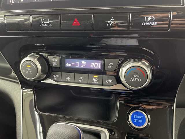 日産 セレナ e－パワー ハイウェイスター V 神奈川県 2022(令4)年 1.5万km ダイヤモンドブラック プロパイロット/ディーラーオプション純正10インチSDナビ/両側パワースライドドア/ハンズフリーオートスライド/アラウンドビューモニター/ブラインドスポットモニター/LEDヘッドライト/ETC/ドライブレコーダー/スマートキー/インテリジェントクルーズコントロール/純正15インチAW/衝突被害軽減システム/車線逸脱警報/横滑り防止装置/アイドリングストップ/フォグランプ/オートライト/ウィンカーミラー/電動格納ミラー/プッシュスタート/フロアマット/スペアキー