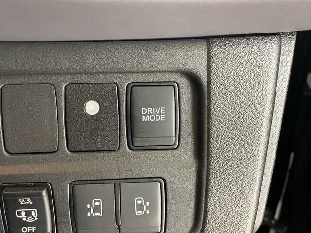 日産 セレナ e－パワー ハイウェイスター V 神奈川県 2022(令4)年 1.5万km ダイヤモンドブラック プロパイロット/ディーラーオプション純正10インチSDナビ/両側パワースライドドア/ハンズフリーオートスライド/アラウンドビューモニター/ブラインドスポットモニター/LEDヘッドライト/ETC/ドライブレコーダー/スマートキー/インテリジェントクルーズコントロール/純正15インチAW/衝突被害軽減システム/車線逸脱警報/横滑り防止装置/アイドリングストップ/フォグランプ/オートライト/ウィンカーミラー/電動格納ミラー/プッシュスタート/フロアマット/スペアキー