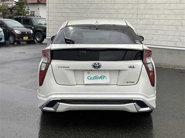 トヨタ プリウス S 山形県 2016(平28)年 14万km ホワイトパールクリスタルシャイン 4WD/社外エアロ/トヨタセーフティセンス/・プリクラッシュセーフティ/・レーンディパーチャーアラート/・オートハイビーム/・レーダークルーズコントロール/ヘッドアップディスプレイ/レーダークルーズコントロール/純正9インチナビTV/Bluetooth/バックカメラ/LEDヘッドライト&フォグライト/革巻きステアリング/ETC/取扱説明書、保証書