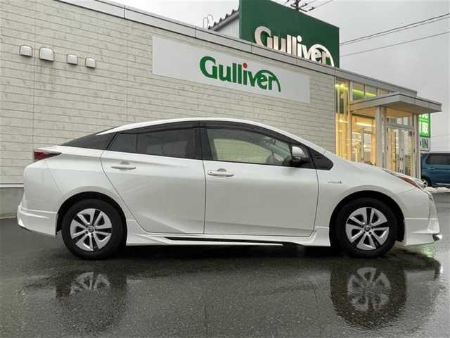 トヨタ プリウス S 山形県 2016(平28)年 14万km ホワイトパールクリスタルシャイン 4WD/社外エアロ/トヨタセーフティセンス/・プリクラッシュセーフティ/・レーンディパーチャーアラート/・オートハイビーム/・レーダークルーズコントロール/ヘッドアップディスプレイ/レーダークルーズコントロール/純正9インチナビTV/Bluetooth/バックカメラ/LEDヘッドライト&フォグライト/革巻きステアリング/ETC/取扱説明書、保証書