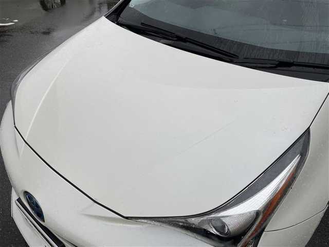 トヨタ プリウス S 山形県 2016(平28)年 14万km ホワイトパールクリスタルシャイン 4WD/社外エアロ/トヨタセーフティセンス/・プリクラッシュセーフティ/・レーンディパーチャーアラート/・オートハイビーム/・レーダークルーズコントロール/ヘッドアップディスプレイ/レーダークルーズコントロール/純正9インチナビTV/Bluetooth/バックカメラ/LEDヘッドライト&フォグライト/革巻きステアリング/ETC/取扱説明書、保証書