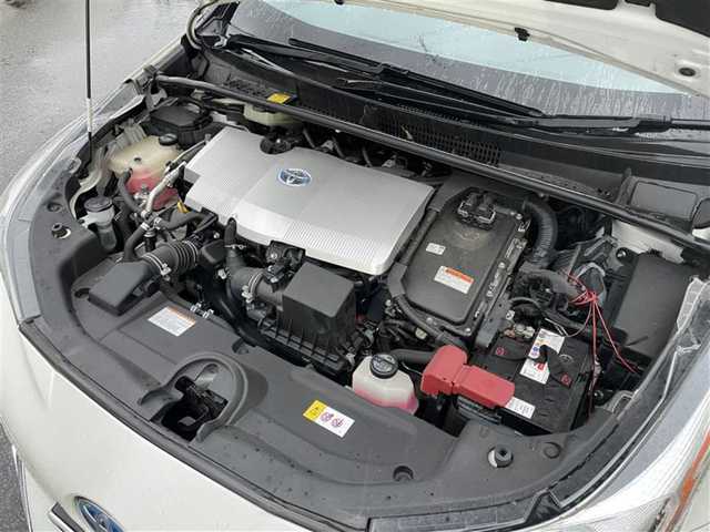 トヨタ プリウス S 山形県 2016(平28)年 14万km ホワイトパールクリスタルシャイン 4WD/社外エアロ/トヨタセーフティセンス/・プリクラッシュセーフティ/・レーンディパーチャーアラート/・オートハイビーム/・レーダークルーズコントロール/ヘッドアップディスプレイ/レーダークルーズコントロール/純正9インチナビTV/Bluetooth/バックカメラ/LEDヘッドライト&フォグライト/革巻きステアリング/ETC/取扱説明書、保証書