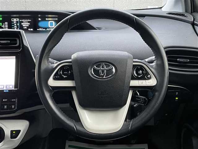 トヨタ プリウス S 山形県 2016(平28)年 14万km ホワイトパールクリスタルシャイン 4WD/社外エアロ/トヨタセーフティセンス/・プリクラッシュセーフティ/・レーンディパーチャーアラート/・オートハイビーム/・レーダークルーズコントロール/ヘッドアップディスプレイ/レーダークルーズコントロール/純正9インチナビTV/Bluetooth/バックカメラ/LEDヘッドライト&フォグライト/革巻きステアリング/ETC/取扱説明書、保証書