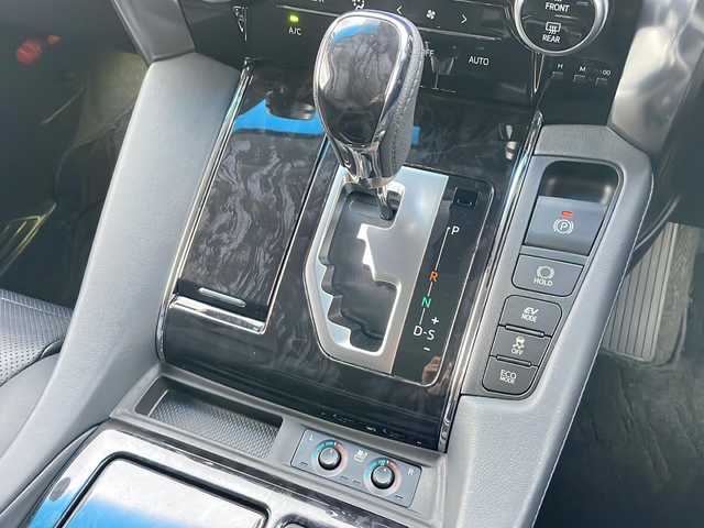 トヨタ ヴェルファイア ハイブリット ZR 青森県 2019(平31)年 11.2万km ホワイトパールクリスタルシャイン 4WD/OP寒冷地仕様/OP JBLプレミアムサウンド/純正SDナビ・フルセグTV/CD・DVD・Bluetooth・SD/OPパノラミックビューモニター/OPデジタルインナーミラー/黒合皮シート/前席エアシート・シートヒーター/両側パワースライドドア/OPパワーバックドア/セーフティセンス/プリクラッシュセーフティ/レーダークルーズコントロール/レーントレーシングアシスト/アダプティブハイビーム/インテリジェントクリアランスソナー/OPブラインドスポットモニター/前後ドライブレコーダー/ワイパーデアイサー/OP AC100V1500W/ビルトインETC2.0/OP3眼LEDヘッドライト/LEDフォグランプ/LEDリアフォグランプ/社外エアロ/社外車高調(純正車内)