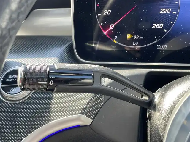 メルセデス・ベンツ Ｃ１８０ アバンギャルド 熊本県 2022(令4)年 2.9万km モハーベシルバー ・ワンオーナー/・スマートキー/・プッシュスタート/・アクティブディスタントアシスト/・アクティブステアリングアシスト/・アクティブレーンチェンジアシスト/・アクティブブレーキアシスト/・アクティブレーンアシスト/・ブラインドスポットモニター/・トラフィックサインアシスト/・アテンションアシスト/・パーキングアシスト/・ハイビームアシスト/・クルーズコントロール(追従式)/・ハーフレザーシート/・前席パワーシート/・前席シートヒーター/・純正メモリナビ/　【Bluetooth・USB・AppleCarPlay・AndroidAuto】/・フルセグTV/・全方位カメラ/・ETC2.0/・ドライブレコーダー(前後録画)/・パワートランク/・LEDヘッドランプ/・純正マット/・保証書/取説/・