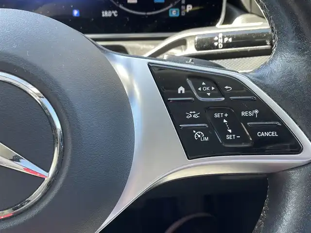 メルセデス・ベンツ Ｃ１８０ アバンギャルド 熊本県 2022(令4)年 2.9万km モハーベシルバー ・ワンオーナー/・スマートキー/・プッシュスタート/・アクティブディスタントアシスト/・アクティブステアリングアシスト/・アクティブレーンチェンジアシスト/・アクティブブレーキアシスト/・アクティブレーンアシスト/・ブラインドスポットモニター/・トラフィックサインアシスト/・アテンションアシスト/・パーキングアシスト/・ハイビームアシスト/・クルーズコントロール(追従式)/・ハーフレザーシート/・前席パワーシート/・前席シートヒーター/・純正メモリナビ/　【Bluetooth・USB・AppleCarPlay・AndroidAuto】/・フルセグTV/・全方位カメラ/・ETC2.0/・ドライブレコーダー(前後録画)/・パワートランク/・LEDヘッドランプ/・純正マット/・保証書/取説/・