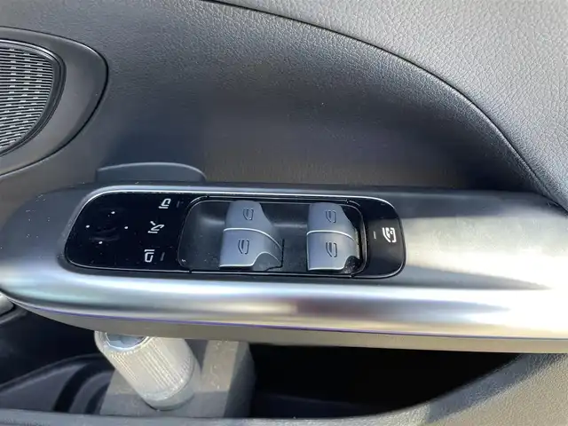 メルセデス・ベンツ Ｃ１８０ アバンギャルド 熊本県 2022(令4)年 2.9万km モハーベシルバー ・ワンオーナー/・スマートキー/・プッシュスタート/・アクティブディスタントアシスト/・アクティブステアリングアシスト/・アクティブレーンチェンジアシスト/・アクティブブレーキアシスト/・アクティブレーンアシスト/・ブラインドスポットモニター/・トラフィックサインアシスト/・アテンションアシスト/・パーキングアシスト/・ハイビームアシスト/・クルーズコントロール(追従式)/・ハーフレザーシート/・前席パワーシート/・前席シートヒーター/・純正メモリナビ/　【Bluetooth・USB・AppleCarPlay・AndroidAuto】/・フルセグTV/・全方位カメラ/・ETC2.0/・ドライブレコーダー(前後録画)/・パワートランク/・LEDヘッドランプ/・純正マット/・保証書/取説/・