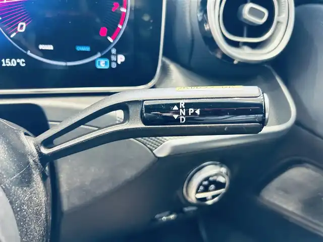 メルセデス・ベンツ Ｃ１８０ アバンギャルド 大阪府 2022(令4)年 2.9万km モハーベシルバー ・ワンオーナー/・スマートキー/・プッシュスタート/・アクティブディスタントアシスト/・アクティブステアリングアシスト/・アクティブレーンチェンジアシスト/・アクティブブレーキアシスト/・アクティブレーンアシスト/・ブラインドスポットモニター/・トラフィックサインアシスト/・アテンションアシスト/・パーキングアシスト/・ハイビームアシスト/・クルーズコントロール(追従式)/・ハーフレザーシート/・前席パワーシート/・前席シートヒーター/・純正メモリナビ/　【Bluetooth・USB・AppleCarPlay・AndroidAuto】/・フルセグTV/・全方位カメラ/・ETC2.0/・ドライブレコーダー(前後録画)/・パワートランク/・LEDヘッドランプ/・純正マット/・保証書/取説/・