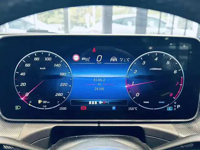 メルセデス・ベンツ Ｃ１８０ アバンギャルド 大阪府 2022(令4)年 2.9万km モハーベシルバー ・ワンオーナー/・スマートキー/・プッシュスタート/・アクティブディスタントアシスト/・アクティブステアリングアシスト/・アクティブレーンチェンジアシスト/・アクティブブレーキアシスト/・アクティブレーンアシスト/・ブラインドスポットモニター/・トラフィックサインアシスト/・アテンションアシスト/・パーキングアシスト/・ハイビームアシスト/・クルーズコントロール(追従式)/・ハーフレザーシート/・前席パワーシート/・前席シートヒーター/・純正メモリナビ/　【Bluetooth・USB・AppleCarPlay・AndroidAuto】/・フルセグTV/・全方位カメラ/・ETC2.0/・ドライブレコーダー(前後録画)/・パワートランク/・LEDヘッドランプ/・純正マット/・保証書/取説/・