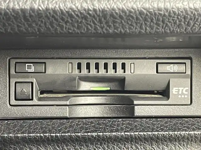 トヨタ ノア Si ダブルバイビー 熊本県 2017(平29)年 5.8万km ブラック 禁煙車　/アルパインナビEX10（ＢＴ・フルセグ・CD・ＤＶＤ・SD）/アルパインフリップダウンモニター　/バックカメラ　/ビルトインＥＴＣ　/クルーズコントロール/両側パワースライドドア　/衝突軽減ブレーキ　/先行車発進お知らせ機能/横滑り防止　/アイドリングストップ/純正フロアマット/純正16インチAW/オートライト/オートマチックハイビーム/LEDヘッドライト/フォグランプ/スマートキー/プッシュスタート