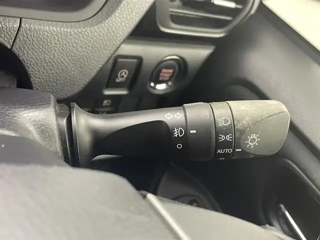 トヨタ ノア Si ダブルバイビー 熊本県 2017(平29)年 5.8万km ブラック 禁煙車　/アルパインナビEX10（ＢＴ・フルセグ・CD・ＤＶＤ・SD）/アルパインフリップダウンモニター　/バックカメラ　/ビルトインＥＴＣ　/クルーズコントロール/両側パワースライドドア　/衝突軽減ブレーキ　/先行車発進お知らせ機能/横滑り防止　/アイドリングストップ/純正フロアマット/純正16インチAW/オートライト/オートマチックハイビーム/LEDヘッドライト/フォグランプ/スマートキー/プッシュスタート