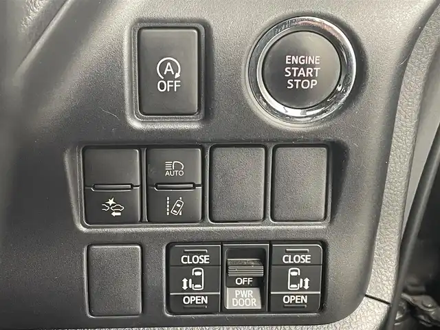 トヨタ ノア Si ダブルバイビー 熊本県 2017(平29)年 5.8万km ブラック 禁煙車　/アルパインナビEX10（ＢＴ・フルセグ・CD・ＤＶＤ・SD）/アルパインフリップダウンモニター　/バックカメラ　/ビルトインＥＴＣ　/クルーズコントロール/両側パワースライドドア　/衝突軽減ブレーキ　/先行車発進お知らせ機能/横滑り防止　/アイドリングストップ/純正フロアマット/純正16インチAW/オートライト/オートマチックハイビーム/LEDヘッドライト/フォグランプ/スマートキー/プッシュスタート