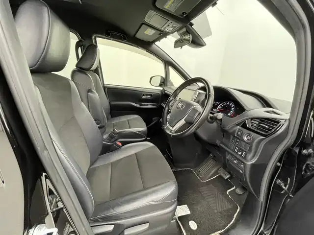 トヨタ ノア Si ダブルバイビー 熊本県 2017(平29)年 5.8万km ブラック 禁煙車　/アルパインナビEX10（ＢＴ・フルセグ・CD・ＤＶＤ・SD）/アルパインフリップダウンモニター　/バックカメラ　/ビルトインＥＴＣ　/クルーズコントロール/両側パワースライドドア　/衝突軽減ブレーキ　/先行車発進お知らせ機能/横滑り防止　/アイドリングストップ/純正フロアマット/純正16インチAW/オートライト/オートマチックハイビーム/LEDヘッドライト/フォグランプ/スマートキー/プッシュスタート