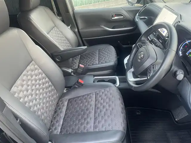 トヨタ ヴォクシー ハイブリッド S－Z 群馬県 2023(令5)年 2.4万km アティチュードブラックマイカ ワンオーナー/純正メモリナビ、地デジ、Bluetooth、CD/バックカメラ/ウインカーミラー/プリクラッシュセーフティ/ブラインドスポットモニター/レーダークルーズコントロール/革巻きステア/前席シートヒーター/ハーフレザーシート/純正フリップダウンモニター/両側パワースライドドア/社外ドライブレコーダー（前後録画）/LEDヘッドライト/ビルトインETC２．０/クリアランスソナー（前後）/オートステップ/AC100V電源/ミラーキャスト/整備手帳、取説