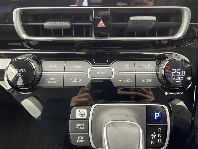 トヨタ アクア Z 富山県 2023(令5)年 1.3万km プラチナホワイトパールマイカ 純正10.5インチディスプレイオーディオ/（AM/FM/USB/BT/Miracast）/フルセグＴＶ/パノラミックビューモニター/ヘッドアップディスプレイ/モデリスタフロント/サイド/リアスポイラー/レーダークルーズコントロール/プリクラッシュセーフティ/アドバンスドパーク/レーンディパーチャーアラート/ブラインドスポットモニター/オートマチックハイビーム/クリアランスソナー/ビルトインＥＴＣ2.0/100V充電/スマートキー/プッシュスタート/ドアバイザー/純正フロアマット/保証書