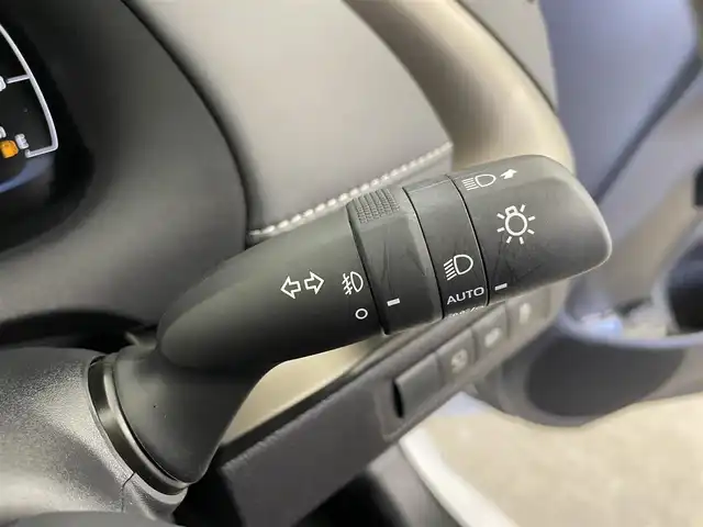 トヨタ アクア Z 富山県 2023(令5)年 1.3万km プラチナホワイトパールマイカ 純正10.5インチディスプレイオーディオ/（AM/FM/USB/BT/Miracast）/フルセグＴＶ/パノラミックビューモニター/ヘッドアップディスプレイ/モデリスタフロント/サイド/リアスポイラー/レーダークルーズコントロール/プリクラッシュセーフティ/アドバンスドパーク/レーンディパーチャーアラート/ブラインドスポットモニター/オートマチックハイビーム/クリアランスソナー/ビルトインＥＴＣ2.0/100V充電/スマートキー/プッシュスタート/ドアバイザー/純正フロアマット/保証書