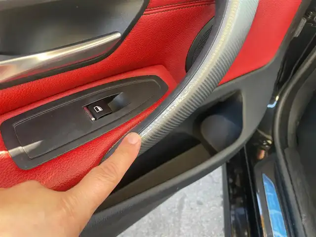 ＢＭＷ ４２０ｉ グランクーペ Mスポーツ 愛知県 2017(平29)年 12.1万km サファイアブラックP /当店買取/禁煙/1オナ//赤本革/Pシート/シートヒーター//純正HDDナビ/フルセグTV/CD/DVD/Bluetooth/USB//バックカメラ//インテリジェントセーフティ//レーンキープ/ブラインドスポットM/衝突軽減B//ハンズフリーパワーゲート//純正Mスポ18アルミ/ステアリング/エアロ//ミラー一体型ETC/LEDヘッド/Aライト/フォグ//アダプティブクルコン/Aストップ//ISOFIX/パドルシフト//保証書/取説