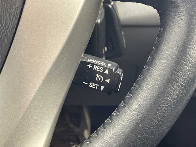 トヨタ プリウス α G 群馬県 2013(平25)年 3.7万km ホワイトパールクリスタルシャイン ３列シート　アルパイン後席モニター　アルパイン8型ナビ　バックカメラ　フルセグTV　ETC　LEDヘッドライト　ステアリングリモコン　スマートキー　衝突被害軽減ブレーキ　クルーズコントロール　禁煙車