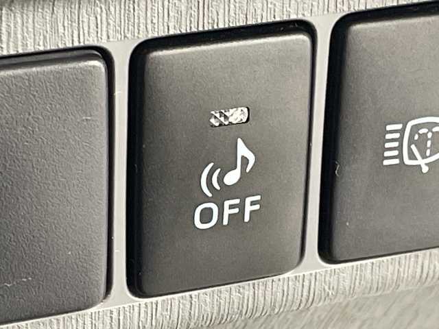 トヨタ プリウス α G 群馬県 2013(平25)年 3.7万km ホワイトパールクリスタルシャイン ３列シート　アルパイン後席モニター　アルパイン8型ナビ　バックカメラ　フルセグTV　ETC　LEDヘッドライト　ステアリングリモコン　スマートキー　衝突被害軽減ブレーキ　クルーズコントロール　禁煙車