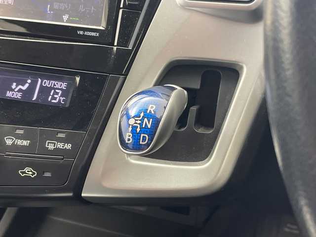 トヨタ プリウス α G 群馬県 2013(平25)年 3.7万km ホワイトパールクリスタルシャイン ３列シート　アルパイン後席モニター　アルパイン8型ナビ　バックカメラ　フルセグTV　ETC　LEDヘッドライト　ステアリングリモコン　スマートキー　衝突被害軽減ブレーキ　クルーズコントロール　禁煙車