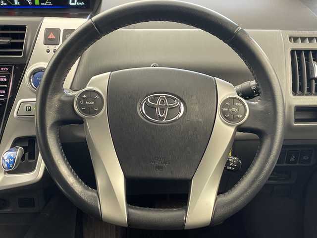 トヨタ プリウス α G 群馬県 2013(平25)年 3.7万km ホワイトパールクリスタルシャイン ３列シート　アルパイン後席モニター　アルパイン8型ナビ　バックカメラ　フルセグTV　ETC　LEDヘッドライト　ステアリングリモコン　スマートキー　衝突被害軽減ブレーキ　クルーズコントロール　禁煙車