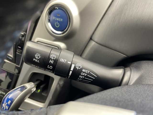 トヨタ プリウス α G 群馬県 2013(平25)年 3.7万km ホワイトパールクリスタルシャイン ３列シート　アルパイン後席モニター　アルパイン8型ナビ　バックカメラ　フルセグTV　ETC　LEDヘッドライト　ステアリングリモコン　スマートキー　衝突被害軽減ブレーキ　クルーズコントロール　禁煙車