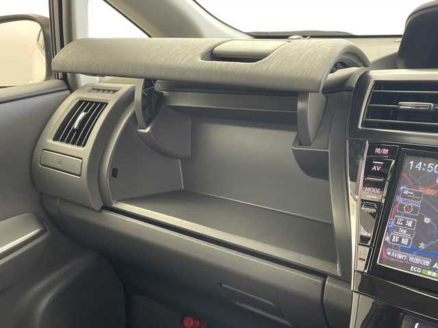 トヨタ プリウス α G 群馬県 2013(平25)年 3.7万km ホワイトパールクリスタルシャイン ３列シート　アルパイン後席モニター　アルパイン8型ナビ　バックカメラ　フルセグTV　ETC　LEDヘッドライト　ステアリングリモコン　スマートキー　衝突被害軽減ブレーキ　クルーズコントロール　禁煙車