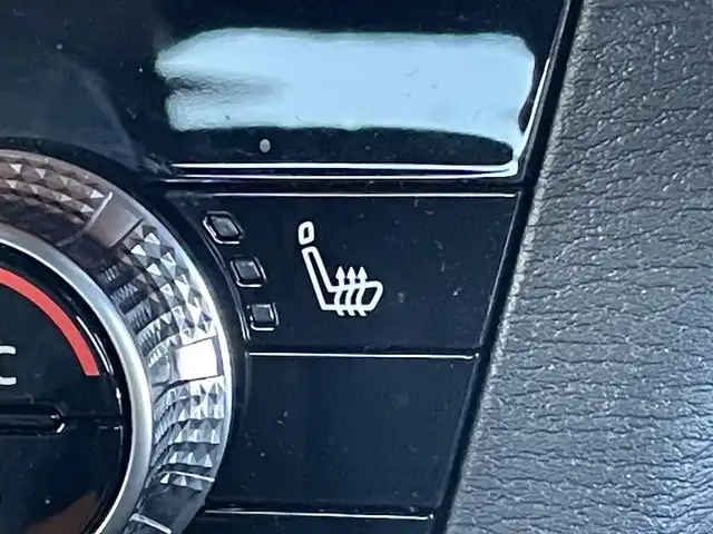 三菱 アウトランダー ＰＨＥＶ P 東京都 2023(令5)年 2.5万km 黒 純正９型ナビ　/サンルーフ　/ＢＯＳＥサウンド　/全周囲カメラ　/追従クルコン　/全席シートヒーター　/パワーシート　/ハンドルヒーター　/電動リア　/置型充電　/AC100V　/パドルシフト　/純正20インチAW　/禁煙