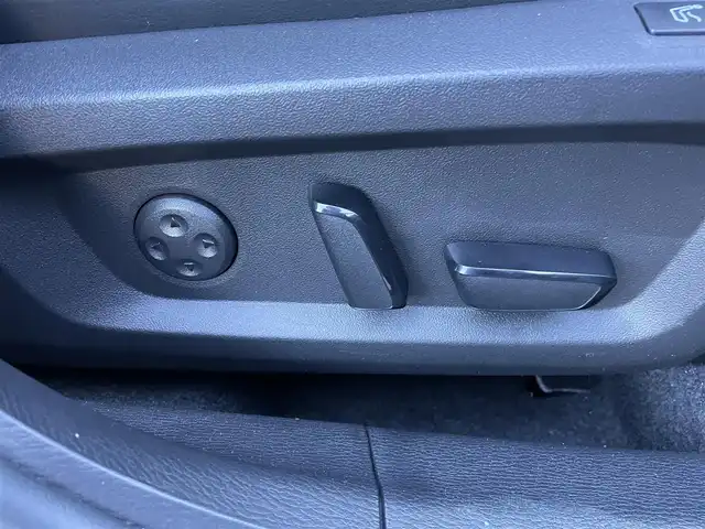 三菱 アウトランダー ＰＨＥＶ P 東京都 2023(令5)年 2.5万km 黒 純正９型ナビ　/サンルーフ　/ＢＯＳＥサウンド　/全周囲カメラ　/追従クルコン　/全席シートヒーター　/パワーシート　/ハンドルヒーター　/電動リア　/置型充電　/AC100V　/パドルシフト　/純正20インチAW　/禁煙